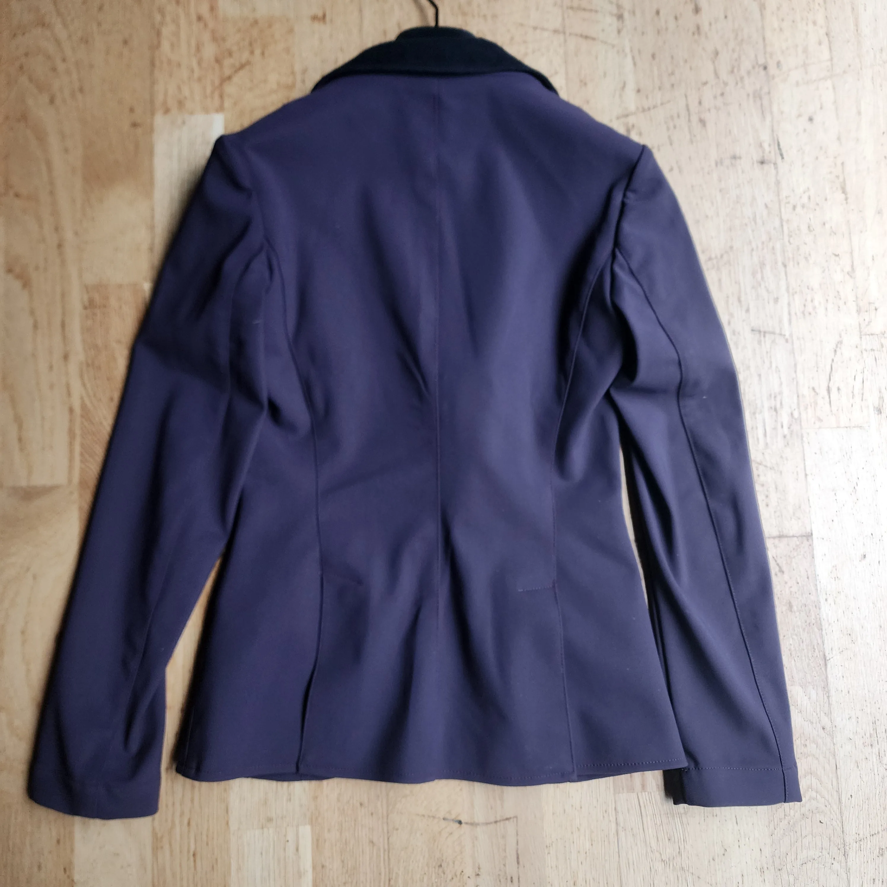 Cavalleria Toscana show jacket, ladies 4 (girls 10 to 12)