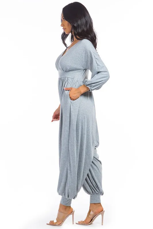 Effortless Chic with a Comfort Twist: V-Neck Harem Jumpsuit with Sleeves