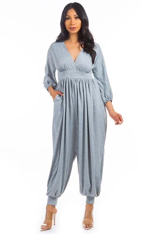 Effortless Chic with a Comfort Twist: V-Neck Harem Jumpsuit with Sleeves