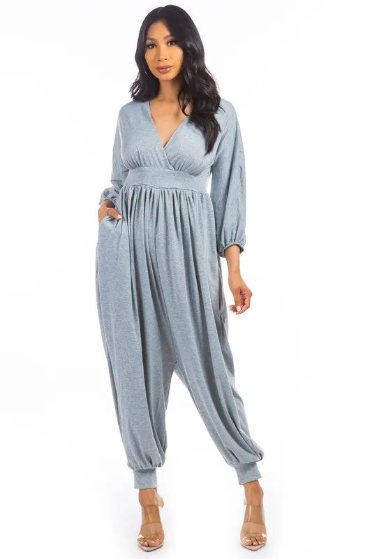 Effortless Chic with a Comfort Twist: V-Neck Harem Jumpsuit with Sleeves