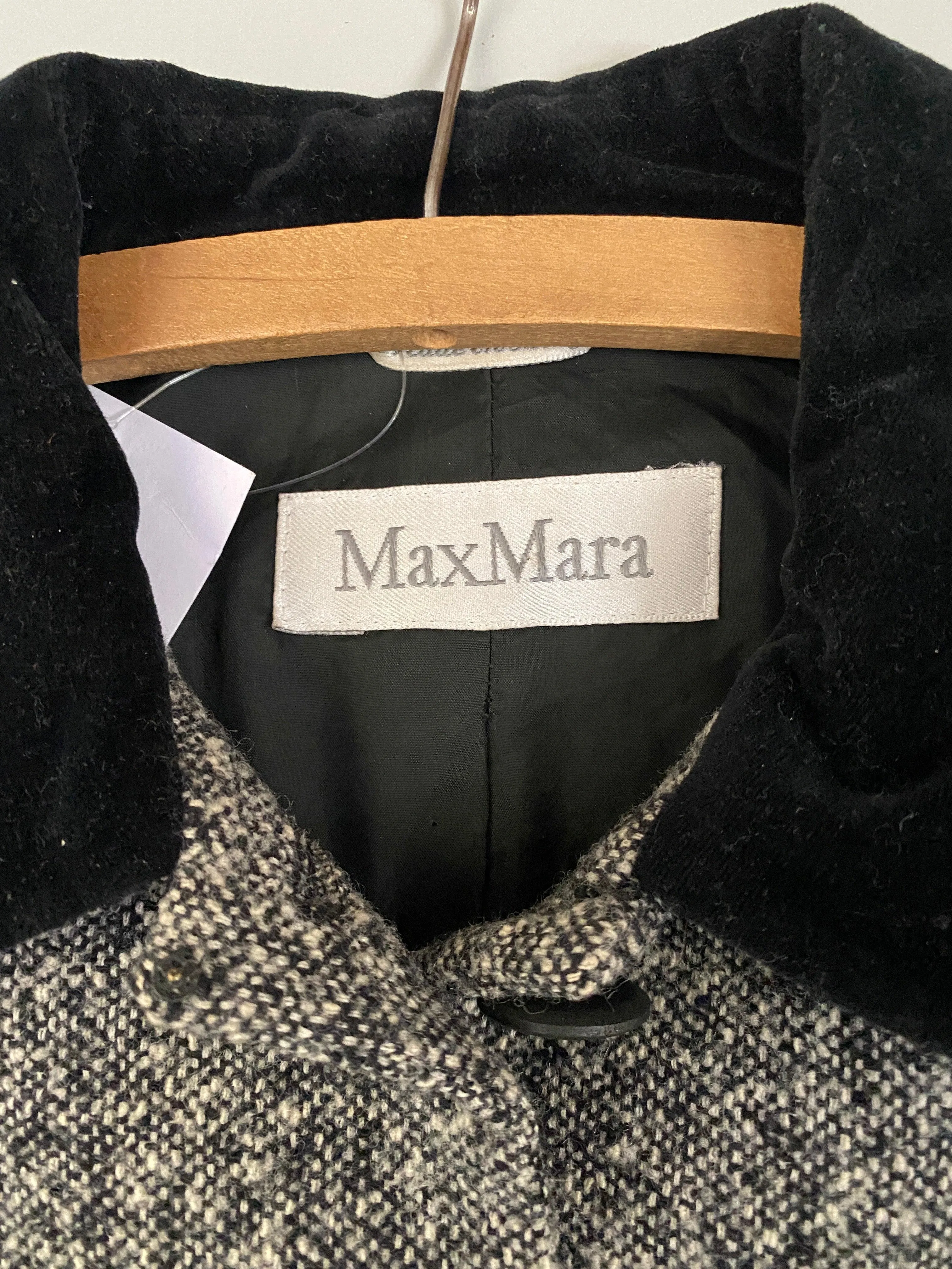 Max Mara Charcoal Grey Tweed Jacket with Velvet Collar UK Size 8