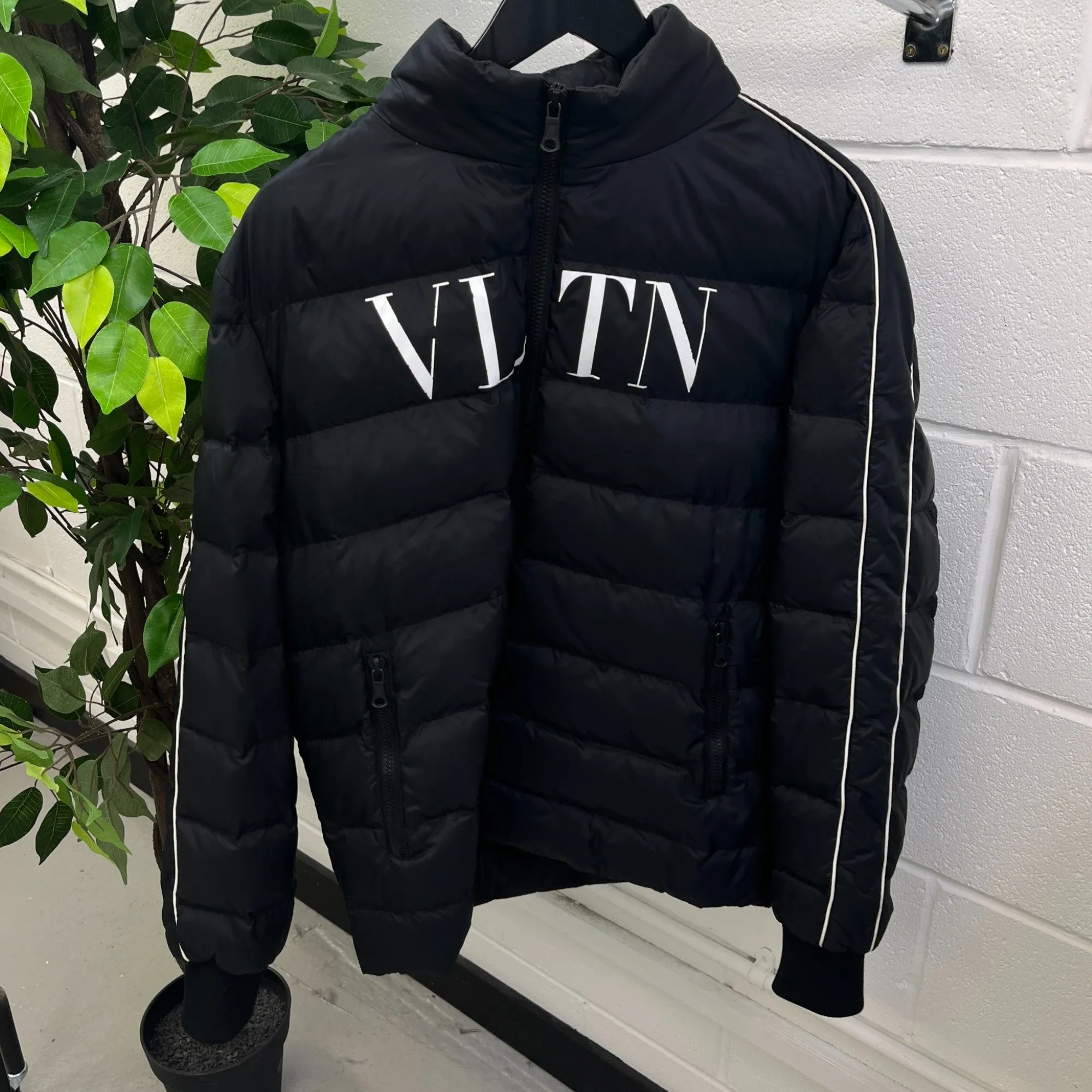 Men's Vltn Logo Down Jacket Black Size IT 50 / L