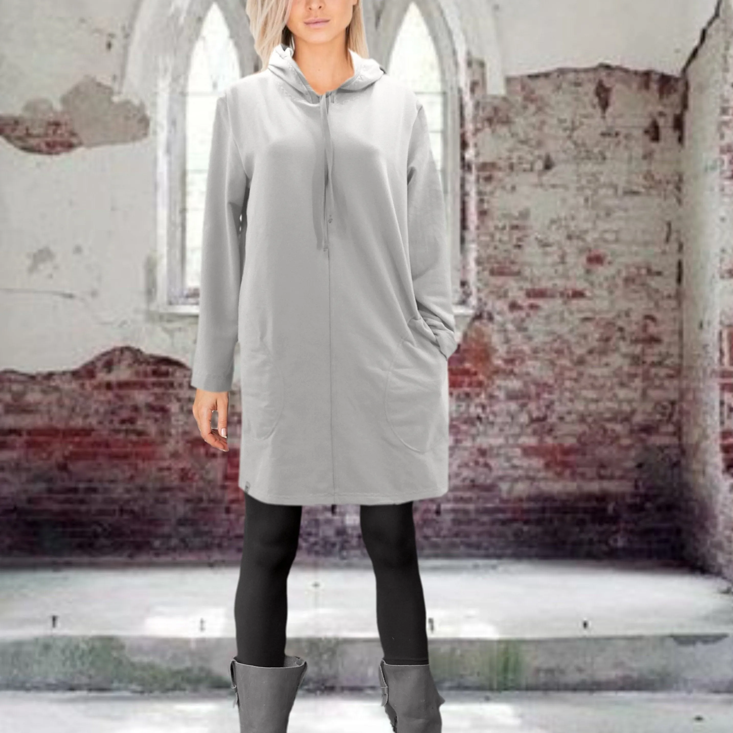 Sweater jurk gemaakt van soft sweat bio katoen/ Sweater dress made of soft brushed organic cotton